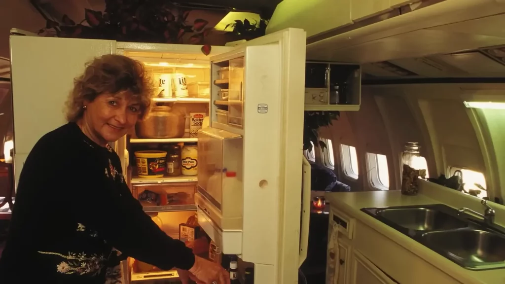 Cette femme a acheté un avion abandonné pour presque rien et l’a transformé en une maison de luxe.