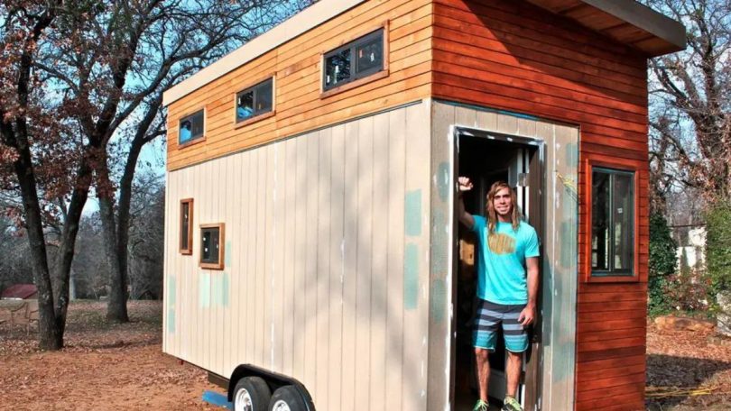 Un Étudiant College Futé Construit une Maison pour Ne Plus Payer de Loyer